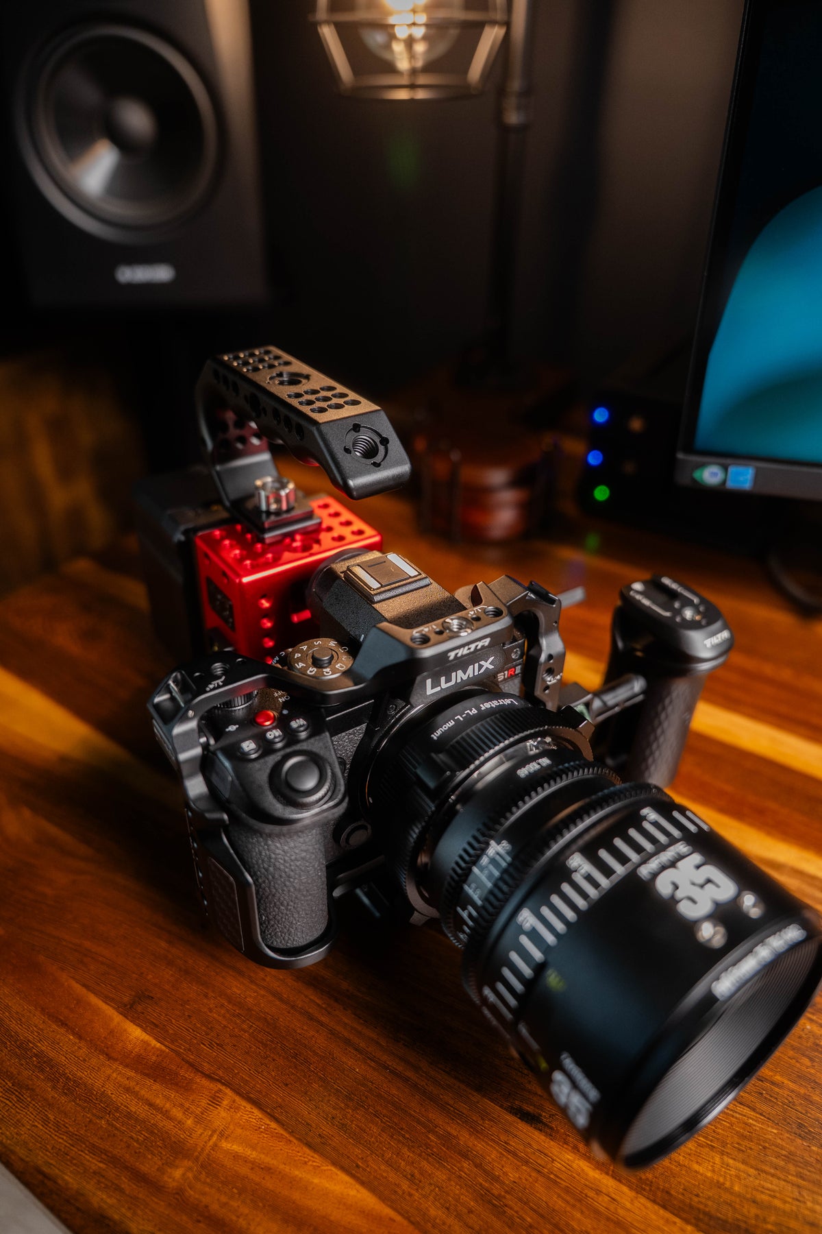 Scene Rigs OMNIA Universal Cinema Rig | Fits Every Mirrorless — Rigid.PRO – Rigid ...